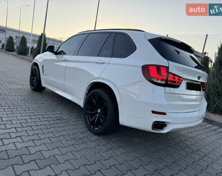 БМВ Х5 2014 в Днепре (Днепропетровске) на Automoto.ua Белый БМВ Х5, объемом двигателя 2.98 л и пробегом 140 тыс. км за 29000 $, фото 10 на Automoto.ua