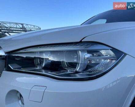 Белый БМВ Х5, объемом двигателя 3 л и пробегом 184 тыс. км за 32000 $, фото 4 на Automoto.ua