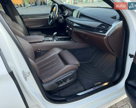 БМВ Х5 2014 в Днепре (Днепропетровске) на Automoto.ua Белый БМВ Х5, объемом двигателя 2.98 л и пробегом 140 тыс. км за 29000 $, фото 34 на Automoto.ua