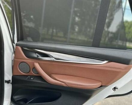 Белый БМВ Х5, объемом двигателя 3 л и пробегом 193 тыс. км за 24700 $, фото 21 на Automoto.ua