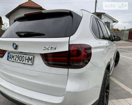 Білий БМВ Х5, об'ємом двигуна 2.99 л та пробігом 185 тис. км за 35000 $, фото 10 на Automoto.ua