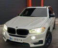 Белый БМВ Х5, объемом двигателя 3 л и пробегом 225 тыс. км за 28999 $, фото 1 на Automoto.ua
