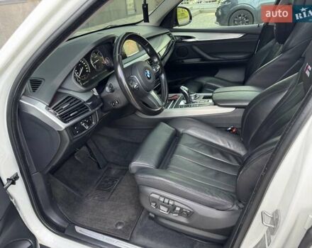 Білий БМВ Х5, об'ємом двигуна 2.99 л та пробігом 162 тис. км за 34300 $, фото 42 на Automoto.ua