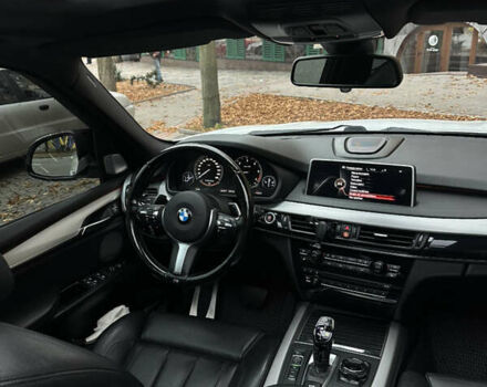 Белый БМВ Х5, объемом двигателя 3 л и пробегом 263 тыс. км за 35900 $, фото 42 на Automoto.ua