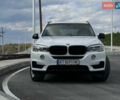 Белый БМВ Х5, объемом двигателя 2.98 л и пробегом 135 тыс. км за 20000 $, фото 3 на Automoto.ua