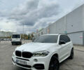 Белый БМВ Х5, объемом двигателя 3 л и пробегом 263 тыс. км за 35900 $, фото 1 на Automoto.ua