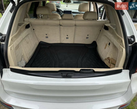 Білий БМВ Х5, об'ємом двигуна 2.99 л та пробігом 281 тис. км за 27500 $, фото 9 на Automoto.ua