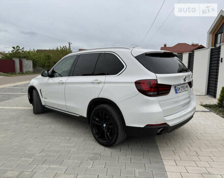 Білий БМВ Х5, об'ємом двигуна 2.99 л та пробігом 185 тис. км за 35000 $, фото 6 на Automoto.ua