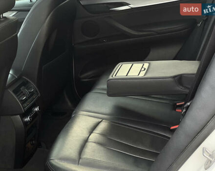 Белый БМВ Х5, объемом двигателя 2.98 л и пробегом 135 тыс. км за 20000 $, фото 22 на Automoto.ua