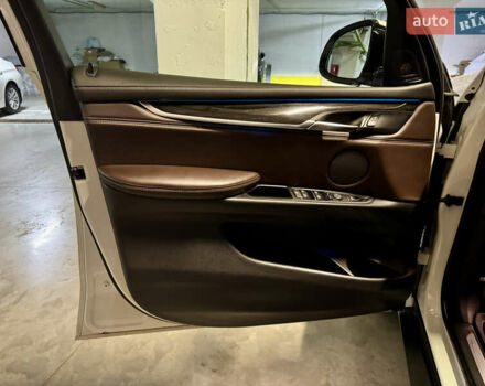 Білий БМВ Х5, об'ємом двигуна 3 л та пробігом 180 тис. км за 35000 $, фото 17 на Automoto.ua