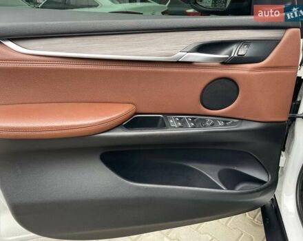 Белый БМВ Х5, объемом двигателя 2 л и пробегом 170 тыс. км за 23999 $, фото 12 на Automoto.ua