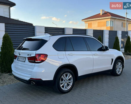 Белый БМВ Х5, объемом двигателя 2 л и пробегом 169 тыс. км за 23800 $, фото 66 на Automoto.ua
