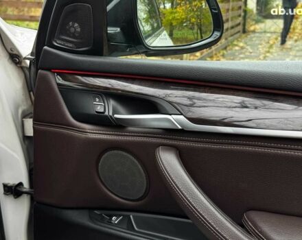 Белый БМВ Х5, объемом двигателя 3 л и пробегом 241 тыс. км за 18440 $, фото 37 на Automoto.ua