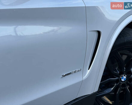 Белый БМВ Х5, объемом двигателя 2.99 л и пробегом 220 тыс. км за 27999 $, фото 27 на Automoto.ua