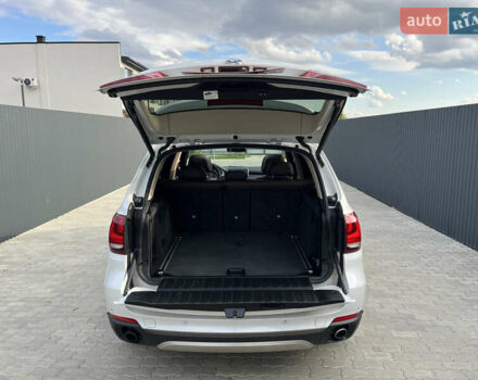 Белый БМВ Х5, объемом двигателя 3 л и пробегом 302 тыс. км за 18300 $, фото 16 на Automoto.ua