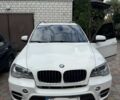 Белый БМВ Х5, объемом двигателя 3 л и пробегом 144 тыс. км за 20563 $, фото 1 на Automoto.ua