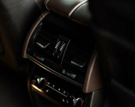 Белый БМВ Х5, объемом двигателя 4.39 л и пробегом 150 тыс. км за 26400 $, фото 10 на Automoto.ua