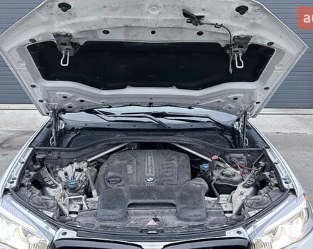 Белый БМВ Х5, объемом двигателя 3 л и пробегом 225 тыс. км за 28999 $, фото 17 на Automoto.ua