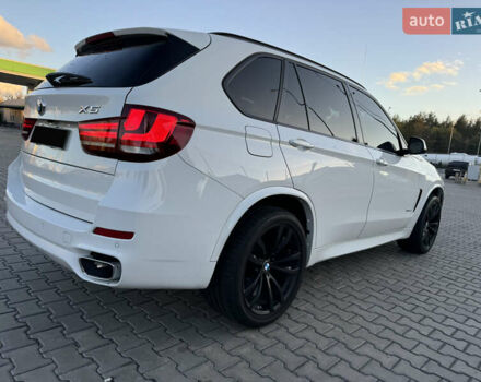 БМВ Х5 2014 в Днепре (Днепропетровске) на Automoto.ua Белый БМВ Х5, объемом двигателя 2.98 л и пробегом 140 тыс. км за 29000 $, фото 5 на Automoto.ua