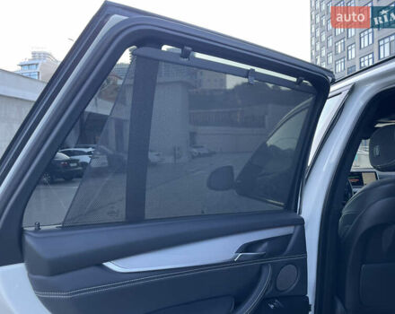 Белый БМВ Х5, объемом двигателя 3 л и пробегом 184 тыс. км за 32000 $, фото 46 на Automoto.ua