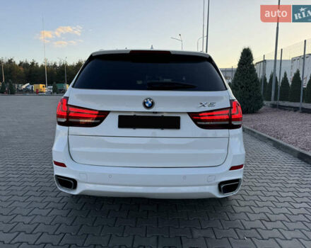 БМВ Х5 2014 в Днепре (Днепропетровске) на Automoto.ua Белый БМВ Х5, объемом двигателя 2.98 л и пробегом 140 тыс. км за 29000 $, фото 8 на Automoto.ua