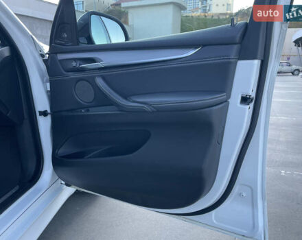 Белый БМВ Х5, объемом двигателя 3 л и пробегом 184 тыс. км за 32000 $, фото 53 на Automoto.ua