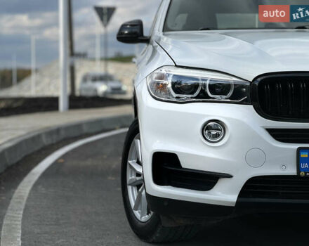 Белый БМВ Х5, объемом двигателя 2.98 л и пробегом 135 тыс. км за 20000 $, фото 4 на Automoto.ua