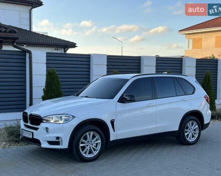 Белый БМВ Х5, объемом двигателя 2 л и пробегом 170 тыс. км за 23500 $, фото 2 на Automoto.ua