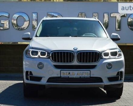 Белый БМВ Х5, объемом двигателя 3 л и пробегом 175 тыс. км за 21900 $, фото 2 на Automoto.ua