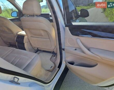 Белый БМВ Х5, объемом двигателя 3 л и пробегом 225 тыс. км за 22500 $, фото 1 на Automoto.ua