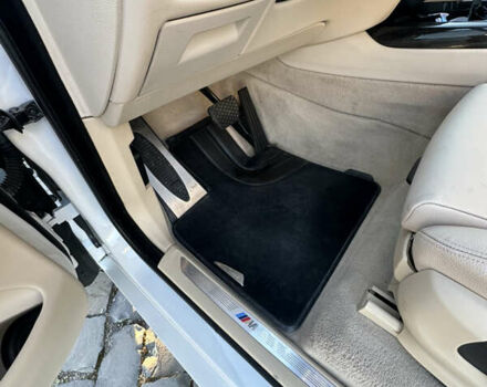 Белый БМВ Х5, объемом двигателя 3 л и пробегом 160 тыс. км за 21999 $, фото 17 на Automoto.ua