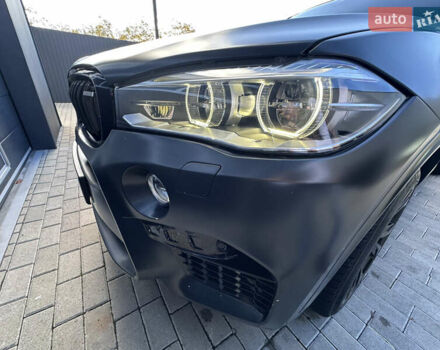 Белый БМВ Х5, объемом двигателя 2.99 л и пробегом 275 тыс. км за 25500 $, фото 45 на Automoto.ua