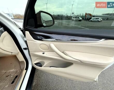 Білий БМВ Х5, об'ємом двигуна 3 л та пробігом 118 тис. км за 23990 $, фото 57 на Automoto.ua