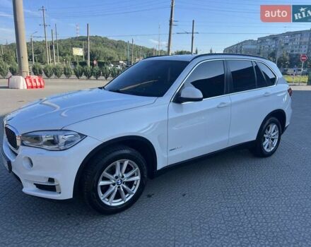 Белый БМВ Х5, объемом двигателя 2 л и пробегом 220 тыс. км за 27500 $, фото 3 на Automoto.ua
