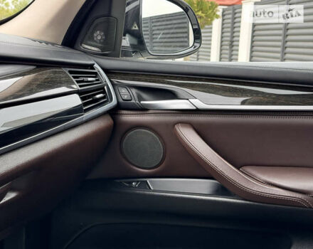 Білий БМВ Х5, об'ємом двигуна 2.99 л та пробігом 185 тис. км за 35000 $, фото 24 на Automoto.ua