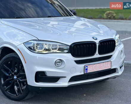 Белый БМВ Х5, объемом двигателя 2.99 л и пробегом 220 тыс. км за 27999 $, фото 3 на Automoto.ua