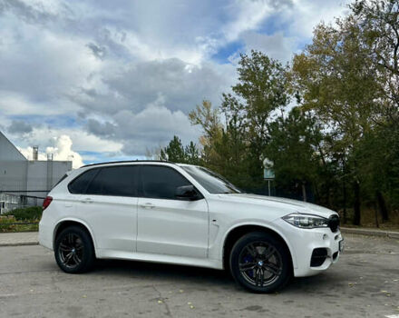 Белый БМВ Х5, объемом двигателя 3 л и пробегом 263 тыс. км за 35900 $, фото 12 на Automoto.ua