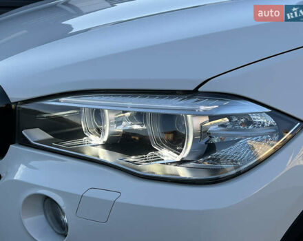 Белый БМВ Х5, объемом двигателя 2 л и пробегом 169 тыс. км за 23800 $, фото 52 на Automoto.ua