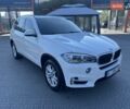 Белый БМВ Х5, объемом двигателя 2 л и пробегом 220 тыс. км за 27500 $, фото 2 на Automoto.ua
