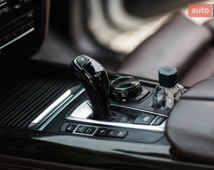 Белый БМВ Х5, объемом двигателя 4.39 л и пробегом 150 тыс. км за 26400 $, фото 4 на Automoto.ua