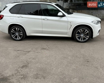 Білий БМВ Х5, об'ємом двигуна 2.99 л та пробігом 215 тис. км за 35000 $, фото 27 на Automoto.ua