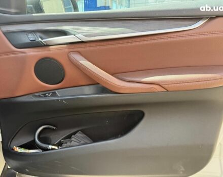 Білий БМВ Х5, об'ємом двигуна 2 л та пробігом 166 тис. км за 24990 $, фото 16 на Automoto.ua