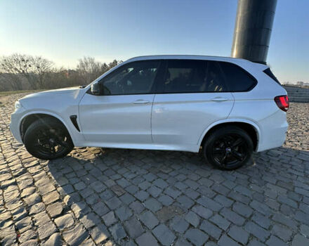 Белый БМВ Х5, объемом двигателя 3 л и пробегом 160 тыс. км за 21999 $, фото 6 на Automoto.ua