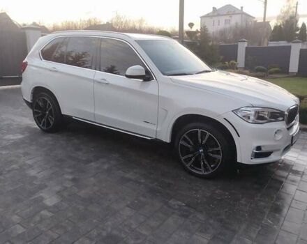 Белый БМВ Х5, объемом двигателя 3 л и пробегом 238 тыс. км за 28300 $, фото 1 на Automoto.ua