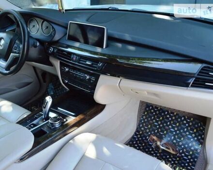 Белый БМВ Х5, объемом двигателя 3 л и пробегом 175 тыс. км за 21900 $, фото 26 на Automoto.ua