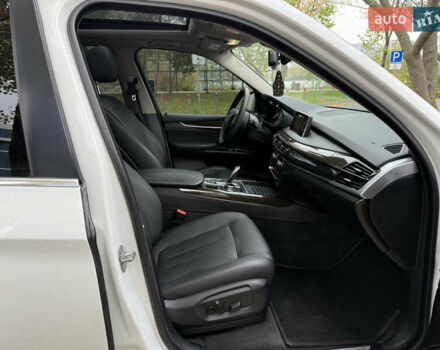 Белый БМВ Х5, объемом двигателя 3 л и пробегом 287 тыс. км за 23999 $, фото 50 на Automoto.ua