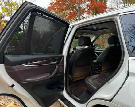 Белый БМВ Х5, объемом двигателя 3 л и пробегом 241 тыс. км за 18440 $, фото 25 на Automoto.ua