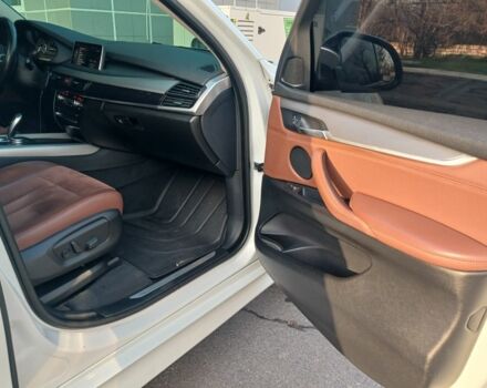 Белый БМВ Х5, объемом двигателя 3 л и пробегом 240 тыс. км за 31000 $, фото 20 на Automoto.ua