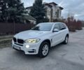 Білий БМВ Х5, об'ємом двигуна 2 л та пробігом 208 тис. км за 23200 $, фото 4 на Automoto.ua