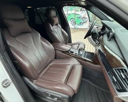 Білий БМВ Х5, об'ємом двигуна 2.98 л та пробігом 160 тис. км за 26500 $, фото 13 на Automoto.ua